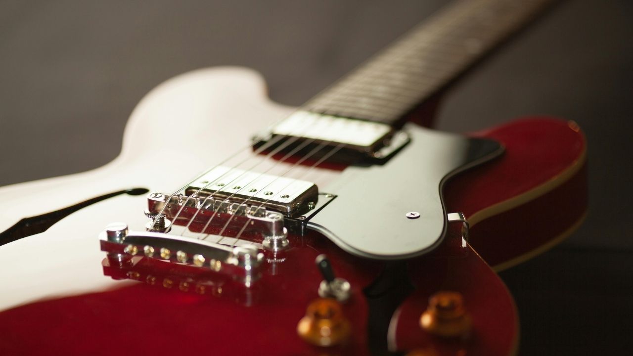 Elektro Gitar Nedir ?