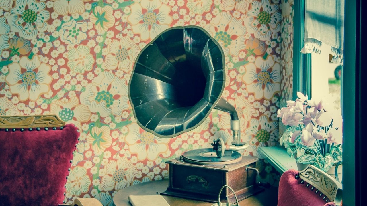 Gramofon vs Plak Çalar: Hangisini Seçmelisiniz?