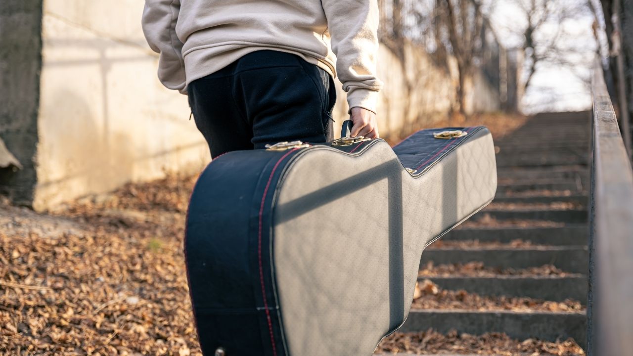 Kılıf mı, Hard Case mi? Enstrümanınızı Nasıl Korursunuz?
