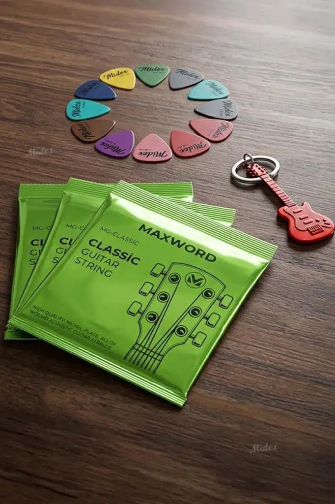 https://www.yonkamuzikmarket.com/maxword-gt-classic-3x-kaliteli-klasik-gitar-teli-3-takim-set-10-pena-hediye