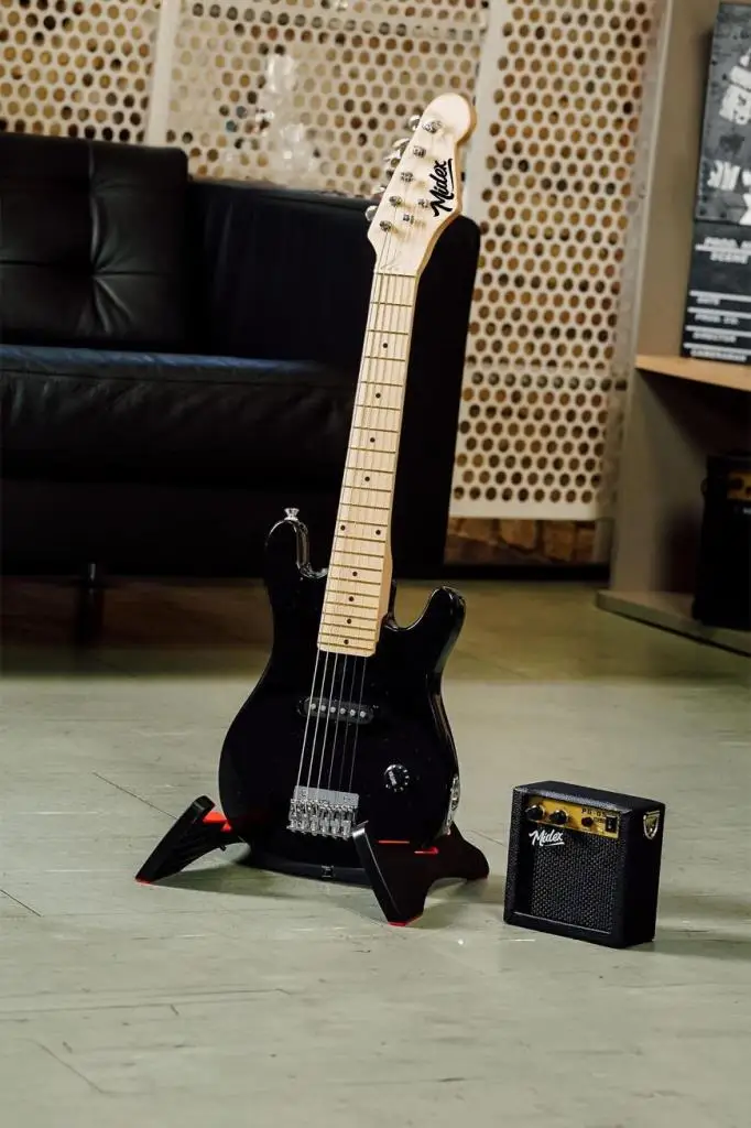 Midex CEG-30BK 4-6 Yaş Çocuklar İçin Amfili Full 1/4 30 İnç Elektro Gitar Seti Full Black