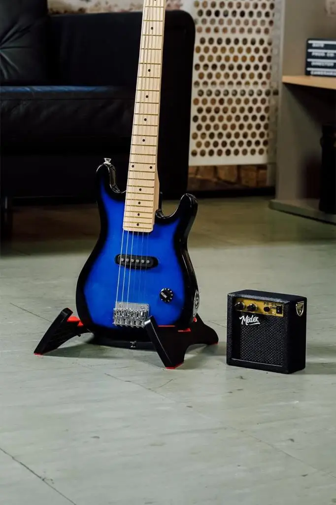 Midex CEG-30BL 4-6 Yaş Çocuklar İçin Amfili Full 1/4 30 İnç Elektro Gitar Seti Blue Black