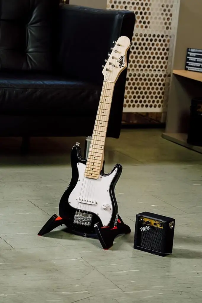 Midex CEG-30WB 4-6 Yaş Çocuklar İçin Amfili Full 1/4 30 İnç Elektro Gitar Seti White Black