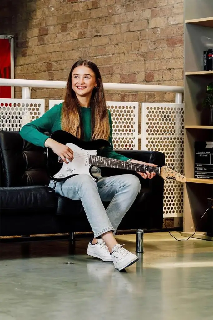Midex CEG-36BK 8-12 Yaş Çocuklar İçin Amfili Full 3/4 36 İnç Elektro Gitar Seti White Black