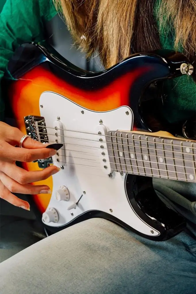 Midex CEG-36SB 8-12 Yaş Çocuklar İçin Amfili Full 3/4 36 İnç Elektro Gitar Seti Sunburs